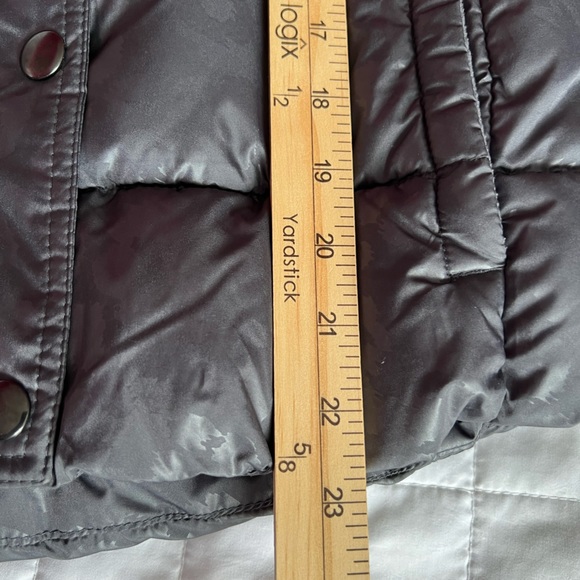 OLD NAVY PUFFY LEOPARD PRINT VEST - Picture 8 of 8